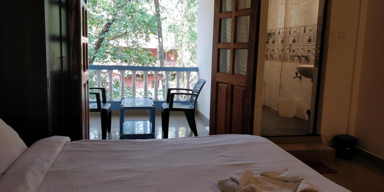 Dom'S Inn Calangute Zewnętrze zdjęcie